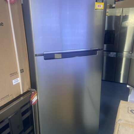 BRAND NEW FACTORY SECONDS 443 L TOP MOUNT REFRIGERATOR FOR $890