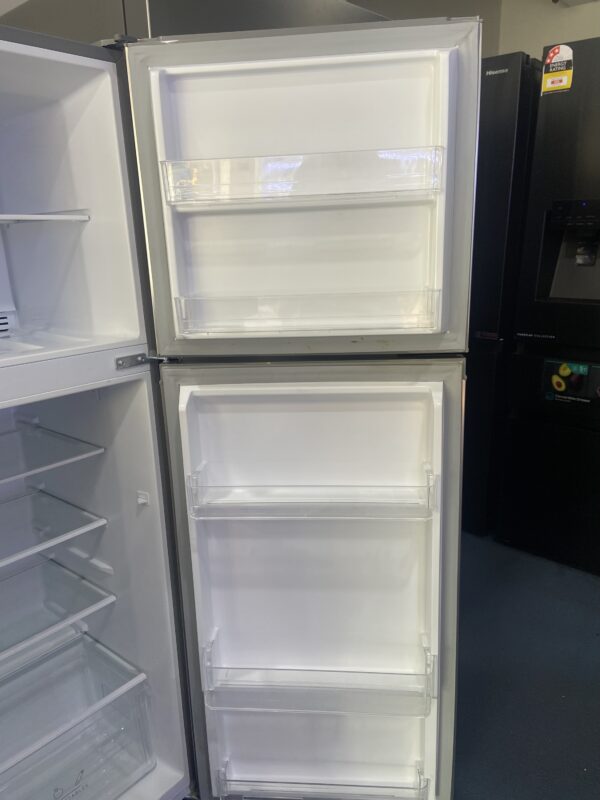 ESATTO 203 L TOP MOUNT  REFRIGERATOR FOR $399 - Image 4
