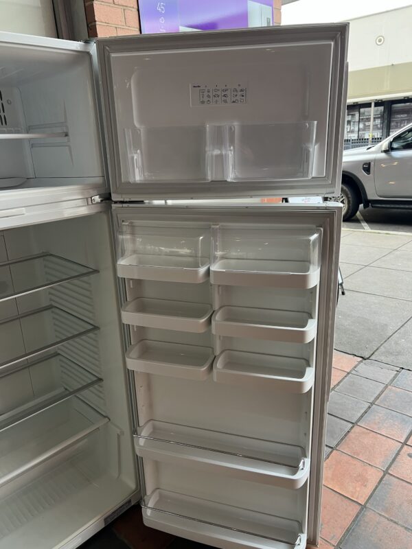 REFURBISHED F& P 441 L FRIDGE FOR $349 - Image 4