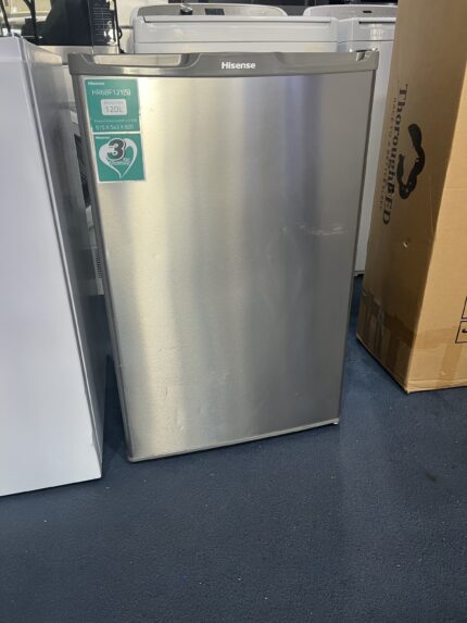 REFURBISHED  Hisense 120 L BAR FRIDGE  FOR $199