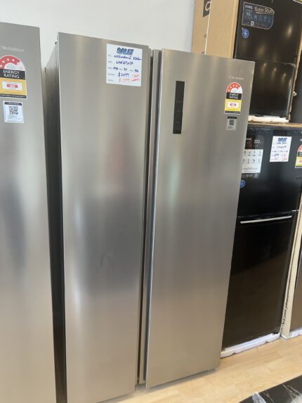 BRAND NEW FACTORY SECONDS  WESTINGHOUSE 624 L SIDE BY SIDE REFRIGERATOR for $1099