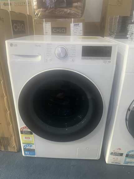REFURBISHED LG 10 kg front loader washing machine FOR $599