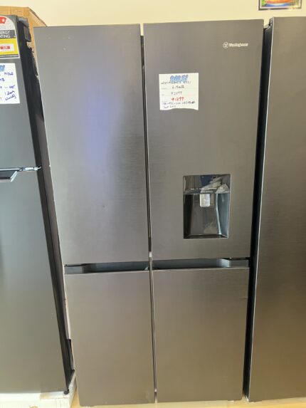 Brand NEW FACTORY SECONDS WESTINGHOUSE 492 L  FRIDGE FREEZER FOR $1299